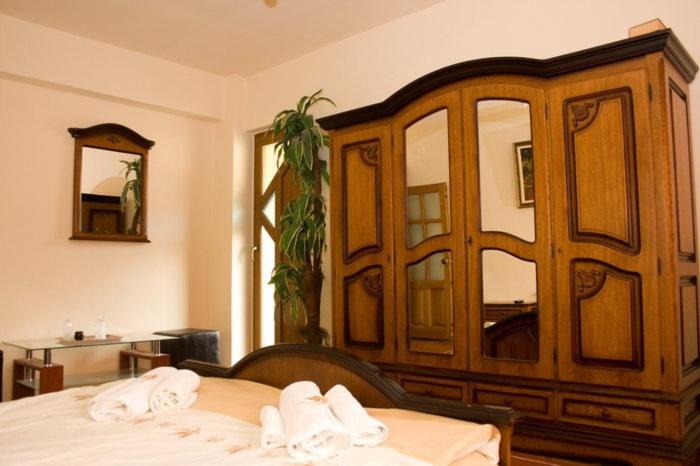 Hotel Pension Mellis Cluj Napoca Habitación foto